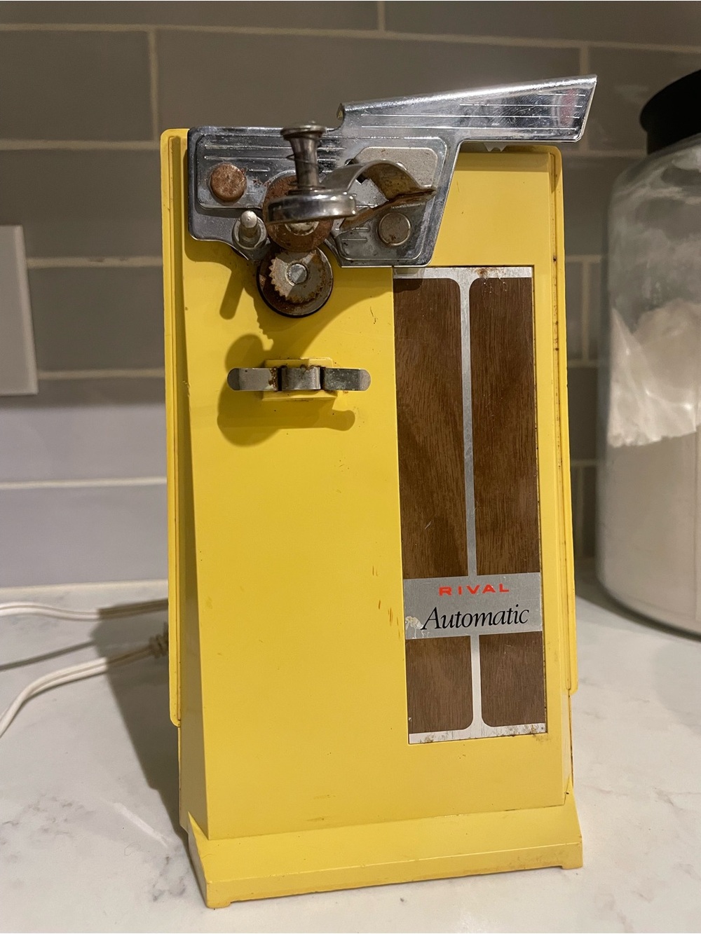Vintage Rival Model 739 Automatic Electric Can Opener Harvest Yellow Made in USA